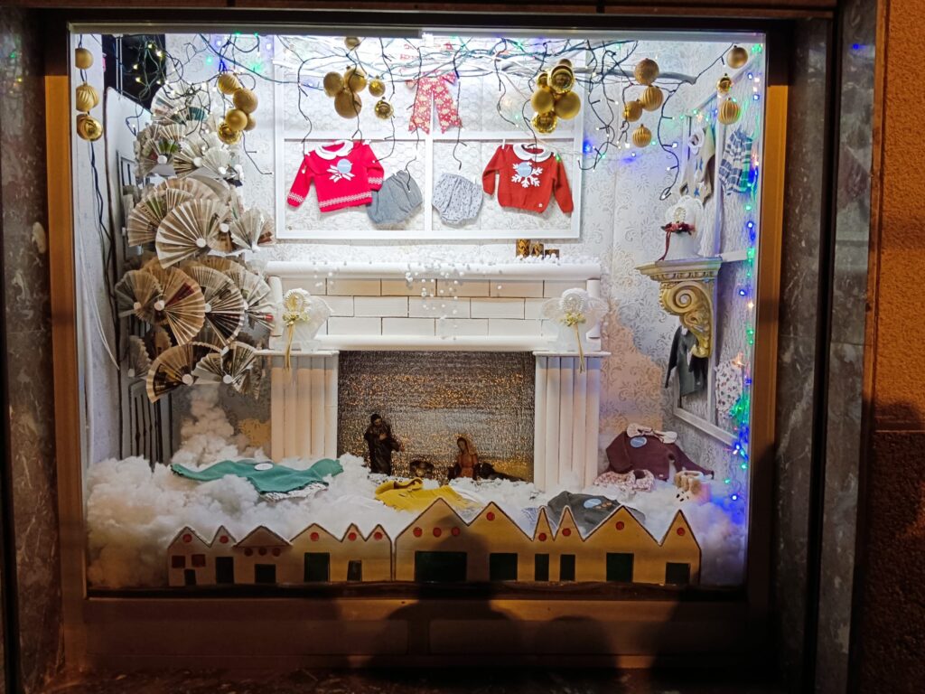 3° PREMIO: MERCERÍA KENDY. 100€